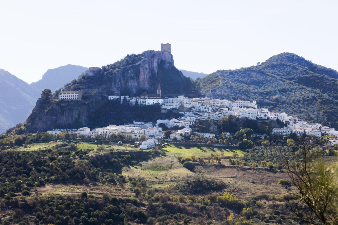 زاهارا دي لا سييرا Tugasa Arco De La Villa المظهر الخارجي الصورة